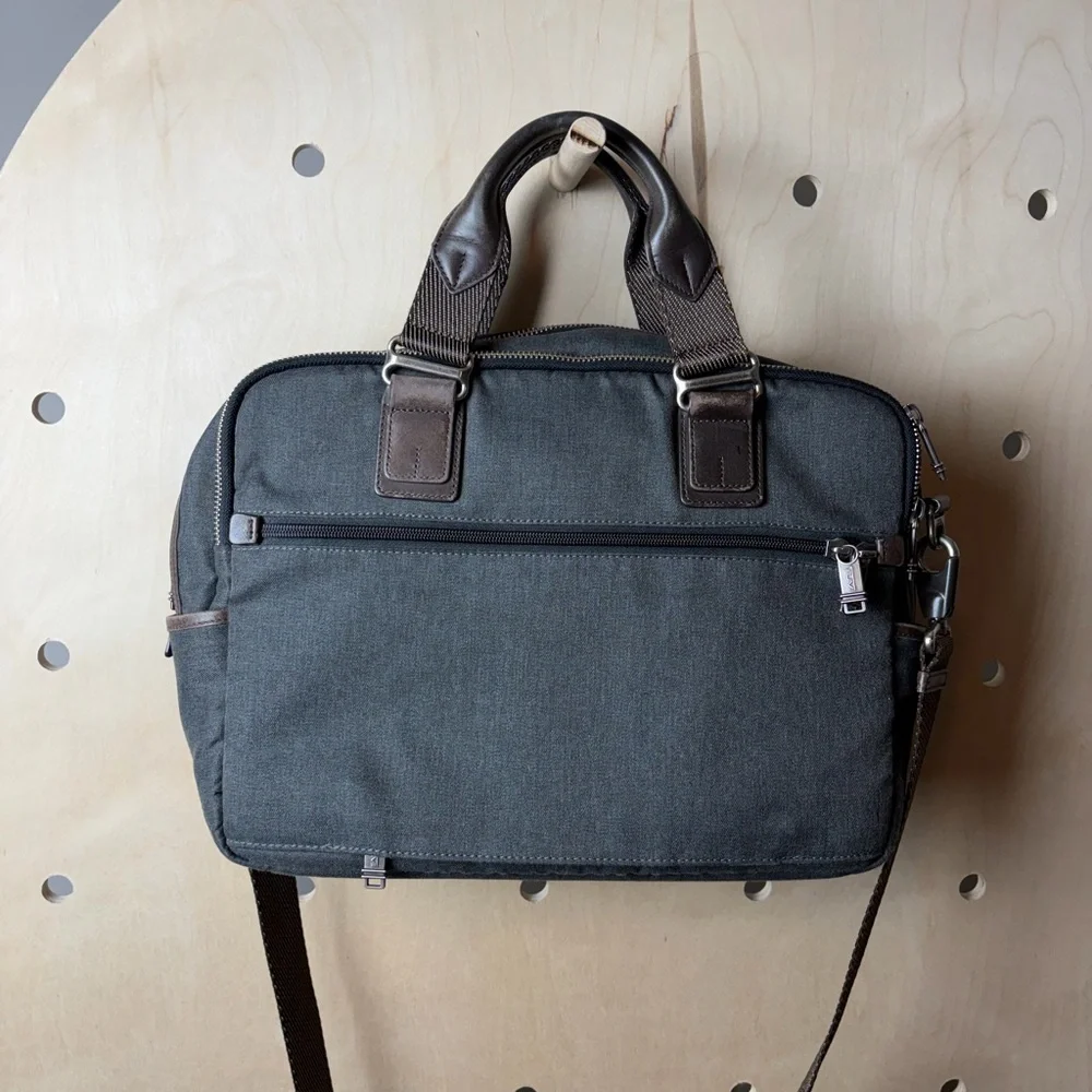 Tumi Alpha Bravo Everett Essential Tote Gray/Brown Exterior